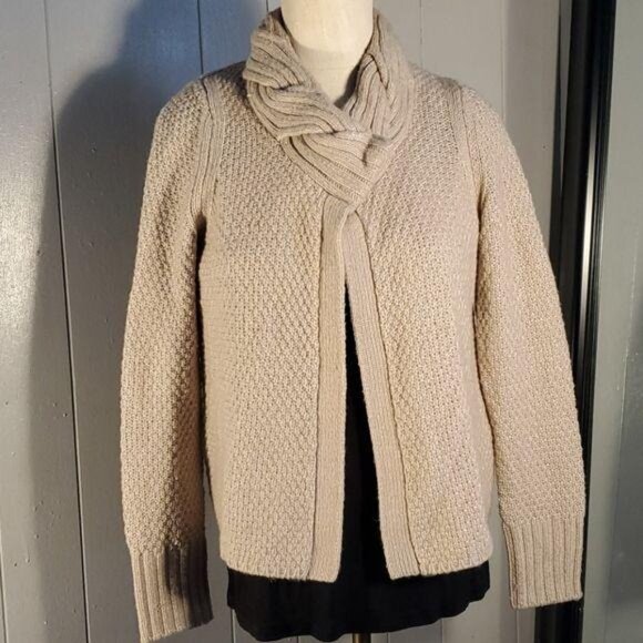 Banana Republic Heritage Sweater Wool Cable KNIT CARDIGAN WOMAN'S WOMEN'S Small - Picture 9 of 9